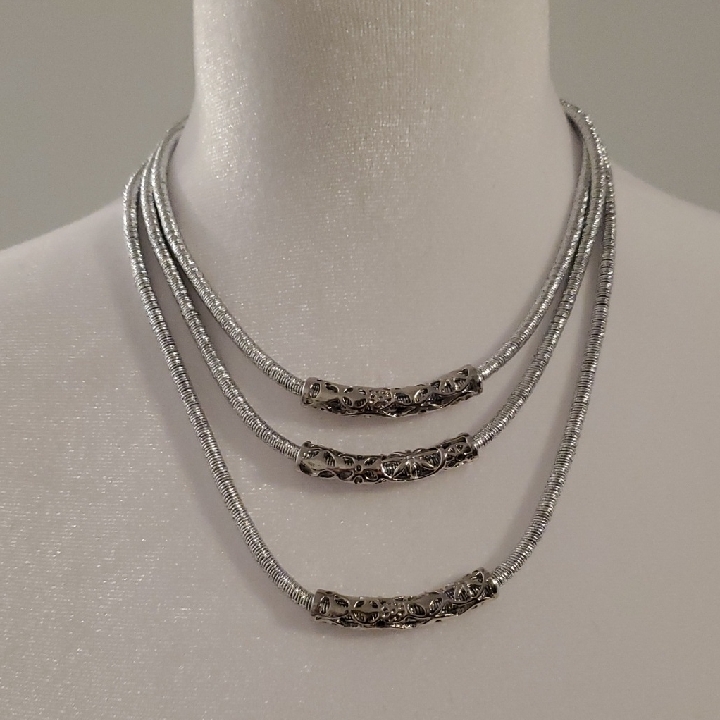 Fashion Jewelery Triple Strand Silver Metallic Necklace